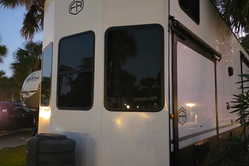 Raul's Salem veranda 42" Veranda 42 Travel Trailer