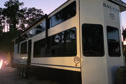 Raul's Salem veranda 42" Veranda 42 Travel Trailer