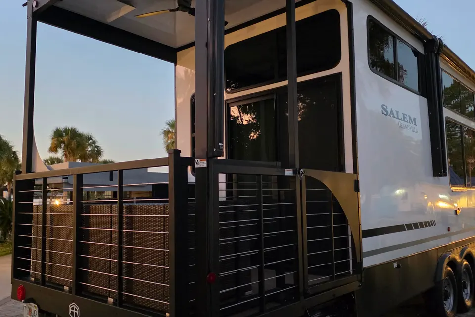 Raul's Salem veranda 42" Veranda 42 Travel Trailer