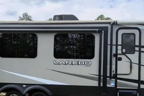 The Luxe Laredo