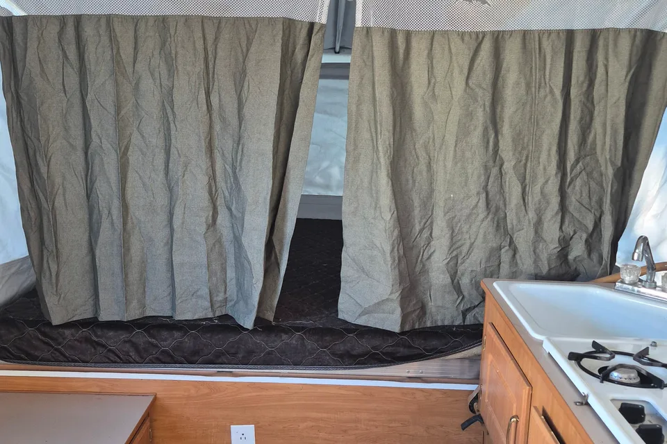 Shannon's Fleetwood Utah Tent Trailer