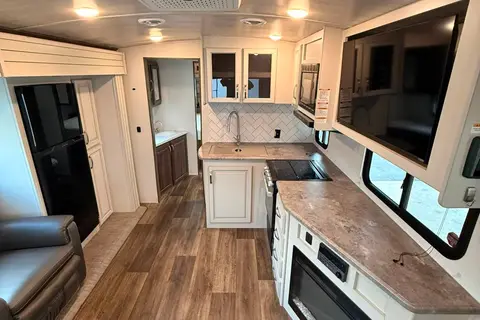 Brandon's Keystone 25rds Travel Trailer