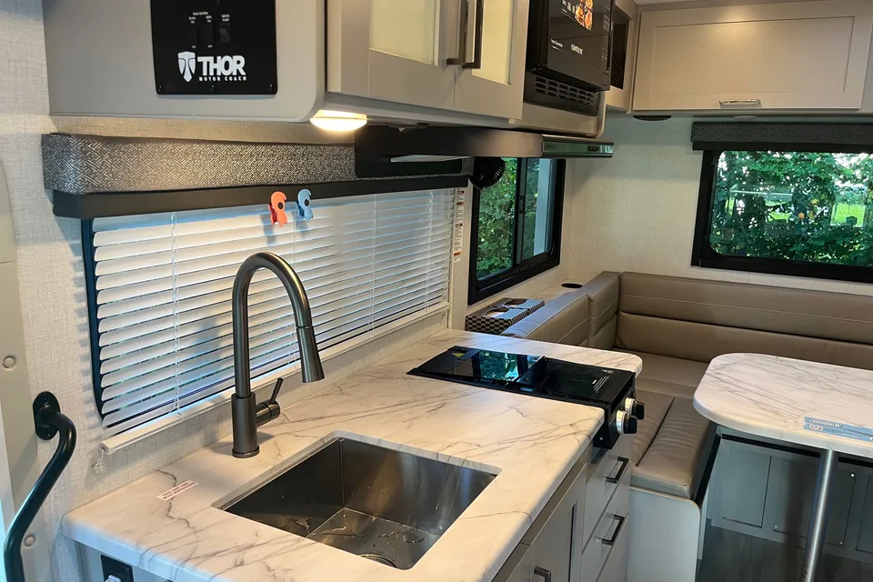 Huan's Coleman 19 EZ Class C