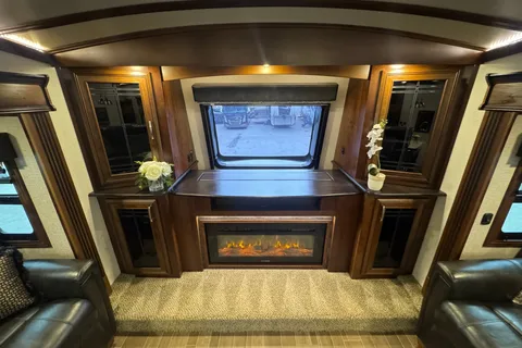 Westland 2019 Jayco Pinnacle Fifth Wheel