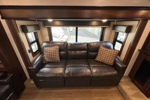 Westland 2019 Jayco Pinnacle Fifth Wheel