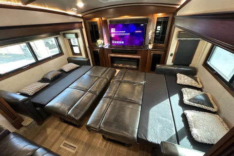 Westland 2019 Jayco Pinnacle Fifth Wheel