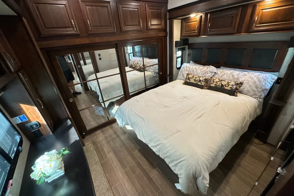 Westland 2019 Jayco Pinnacle Fifth Wheel