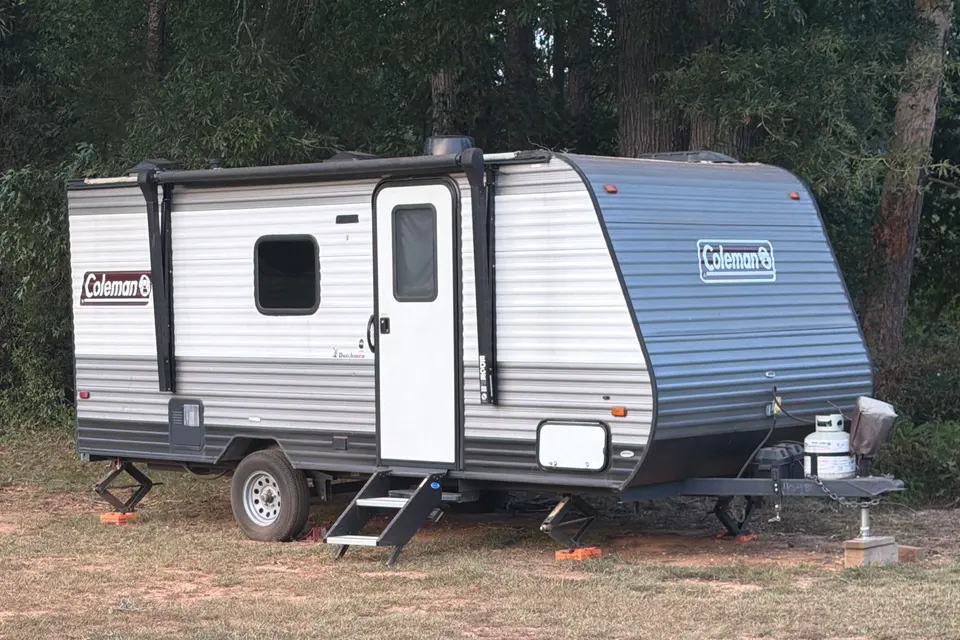 Hughes family cuddly Coleman 17b Travel Trailer