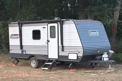 Hughes family cuddly Coleman 17b Travel Trailer