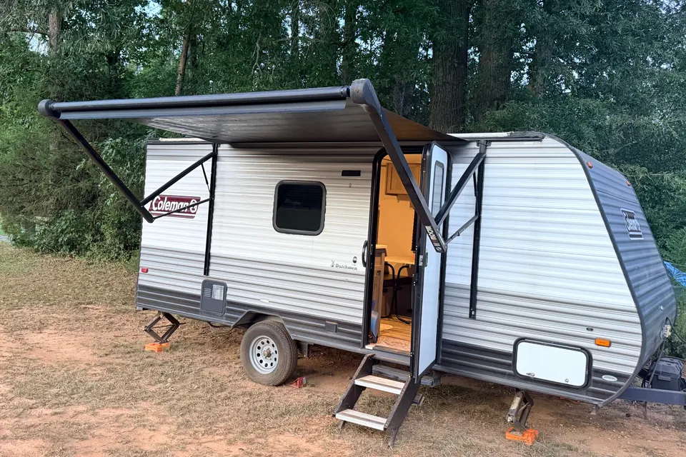 Hughes family cuddly Coleman 17b Travel Trailer