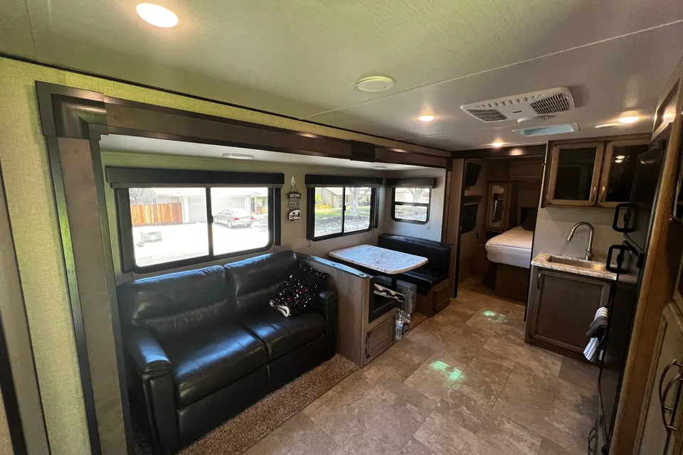Brandon's Grand Design Bunkhouse