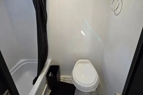 Koungrith's Cruiser RV AVENIR Travel Trailer