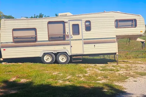 Lisa's fleetwood Wilderness Fifth Wheel