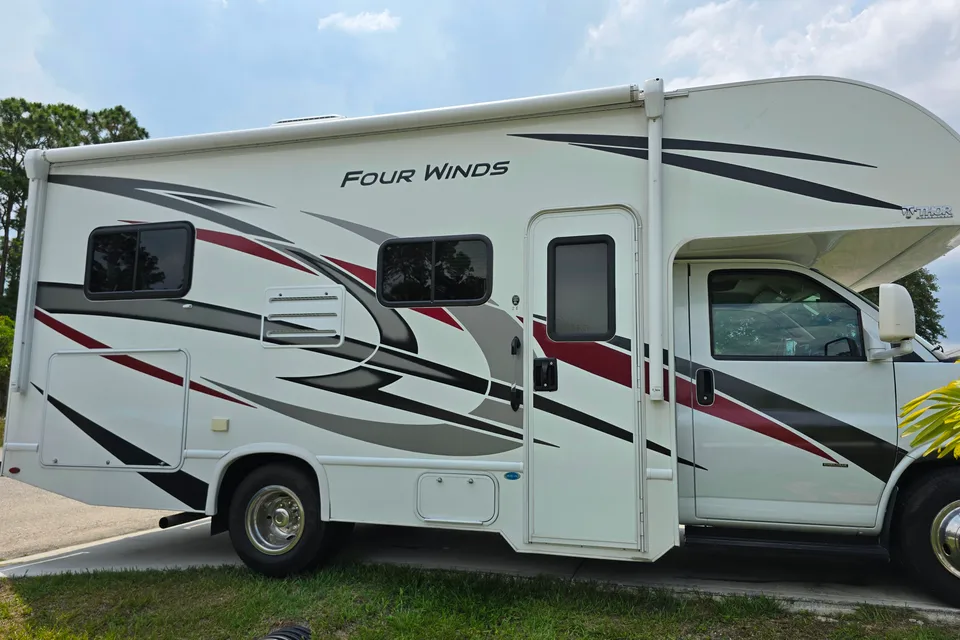Thor Four Winds Class C Motorhome