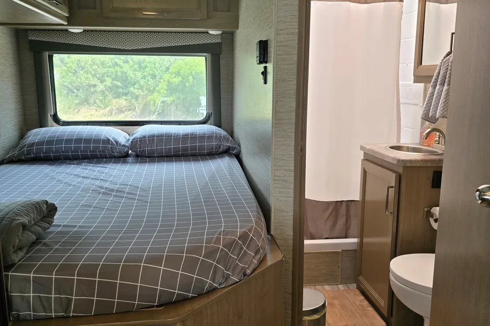 Thor Four Winds Class C Motorhome