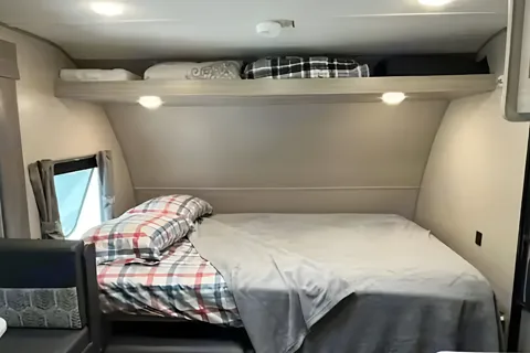 'Cat' the 2022 Coachmen Catalina Summit ACO900