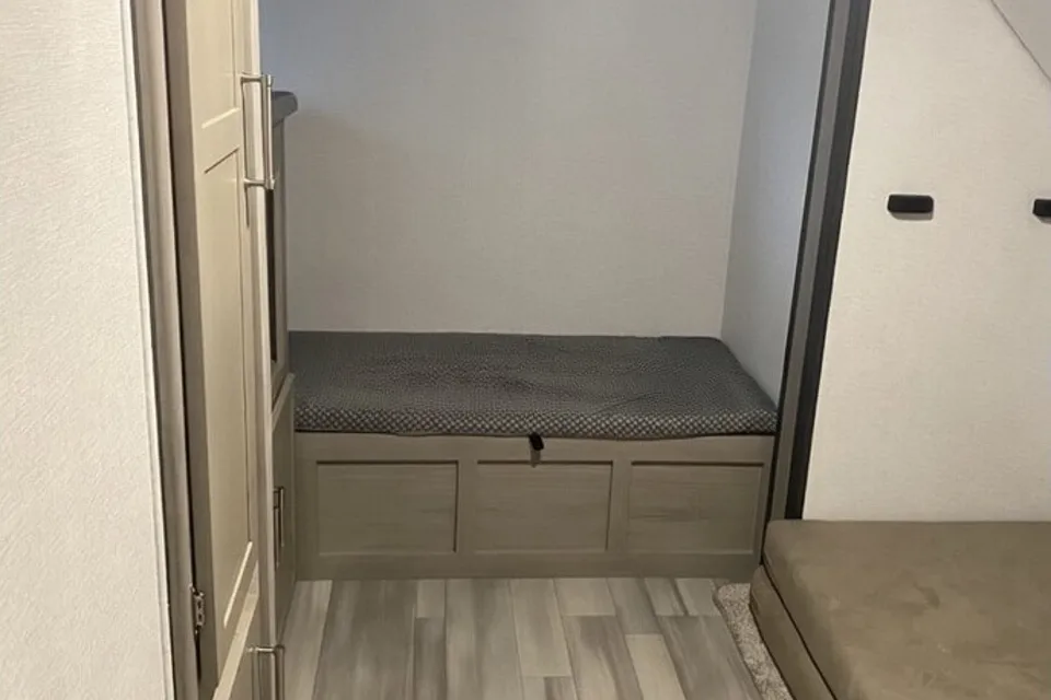Gregory's Keystone Springdale 310BR Travel Trailer