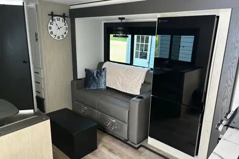 Grand River CL250 Travel Trailer