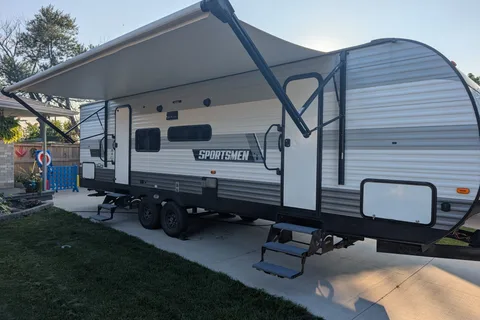 Robert's 2021 KZ Sportsmen 281bhse Travel Trailer