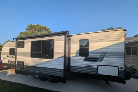 Robert's 2021 KZ Sportsmen 281bhse Travel Trailer