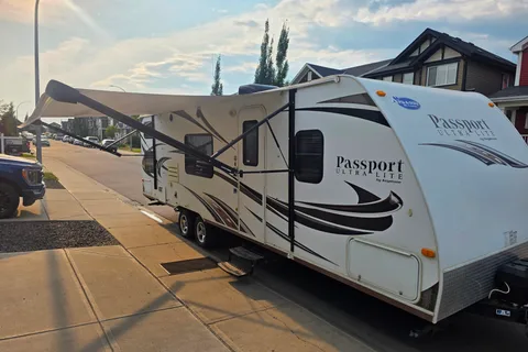 Ashleigh's Passport 28BS Travel Trailer