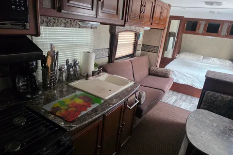 Ashleigh's Passport 28BS Travel Trailer (DELIVERY ONLY)