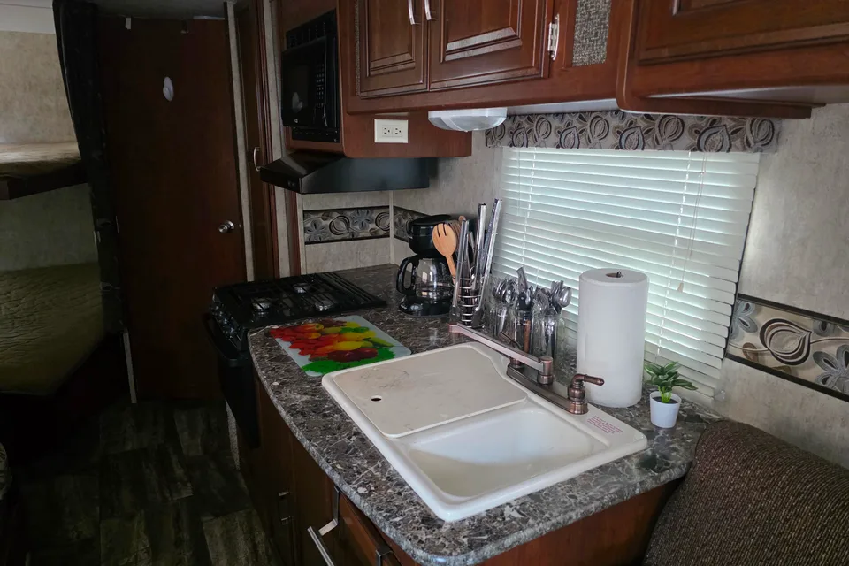 Ashleigh's Passport 28BS Travel Trailer