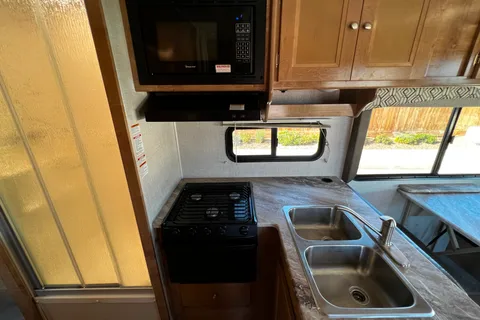 Perfect RV Getaway - 2020 Coachmen Leprechaun 