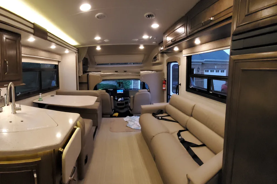 Entegra Coach Esteem 31F Class C