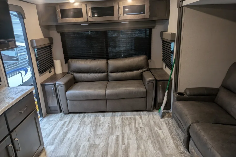 Tyler's Grand Design Trancend Xplor 245RL Travel Trailer