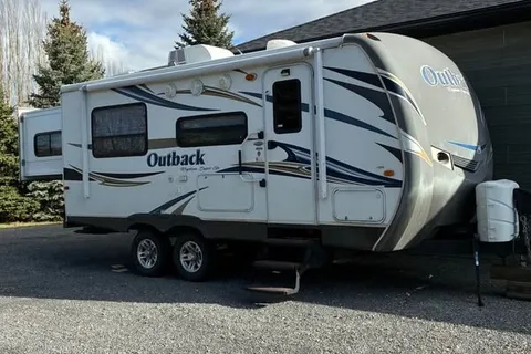 Valene's Keystone Outback 210RS Ultra-light Travel Trailer