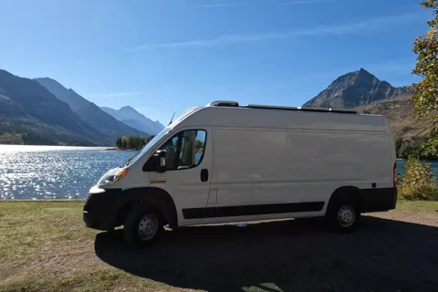 Cozy custom crafted van with Shower, Toilet, A/C , Heat, Solar and more