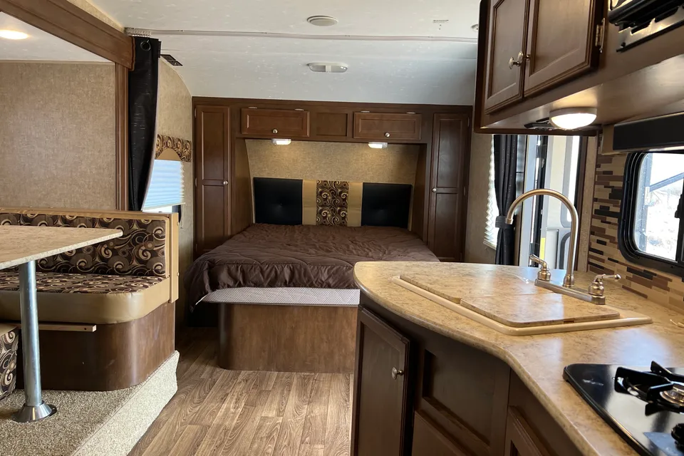 ⭐ Jing’s EasyTow Retreat 220