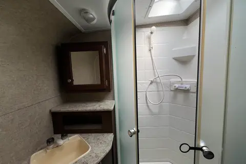 ⭐ Jing’s EasyTow Retreat 220