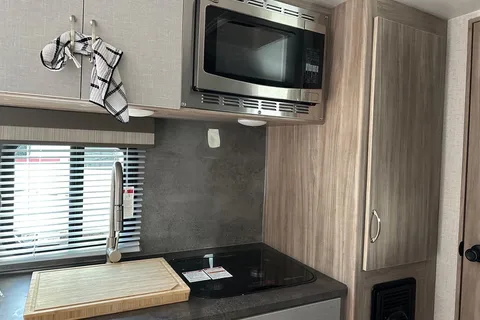 GVK's Winnebago Micro Minnie 1700bh Travel Trailer