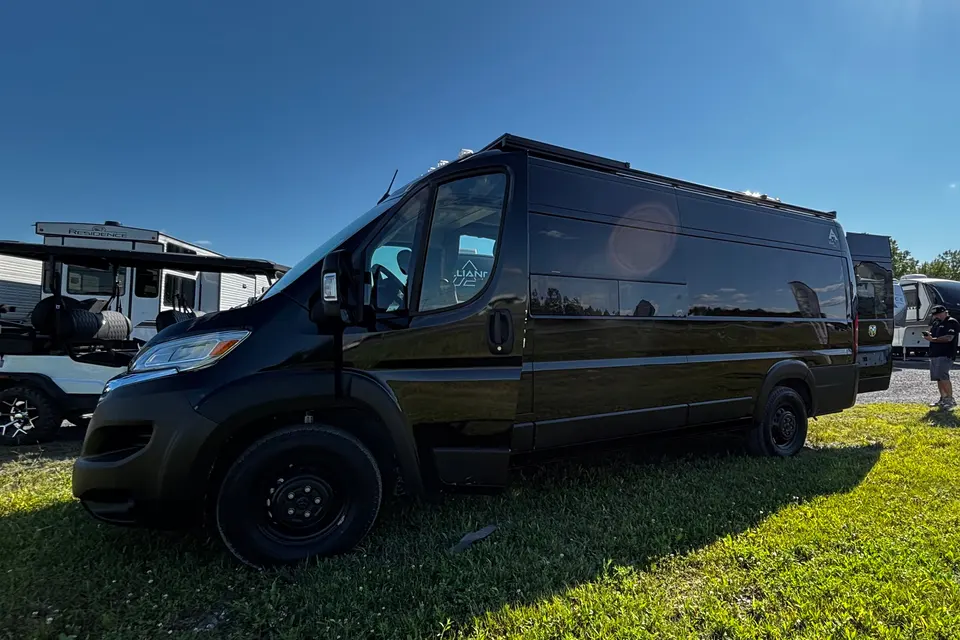 LIV - Vanlife camper 2025