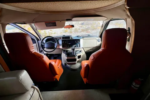 Winnebago Minnie Winnie Premier