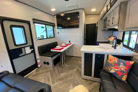 Heartland T333 Travel Trailer / Toy Hauler