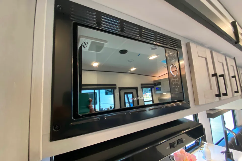 Heartland T333 Travel Trailer / Toy Hauler