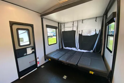Heartland T333 Travel Trailer / Toy Hauler