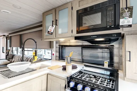 Lidia’s Wildwood Trailer with Views!!