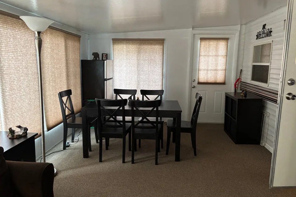 Robert's RV Cottage