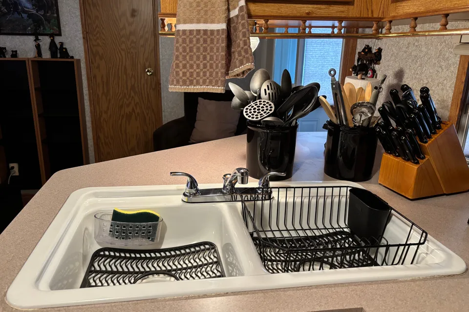 Robert's RV Cottage