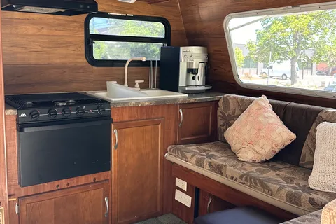 Quantum Jumper Ultra-Lite Adventure: SUV- Friendly Jayco Jay Feather Sport 165