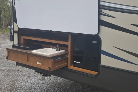 Clean Sunset Trail Travel trailer