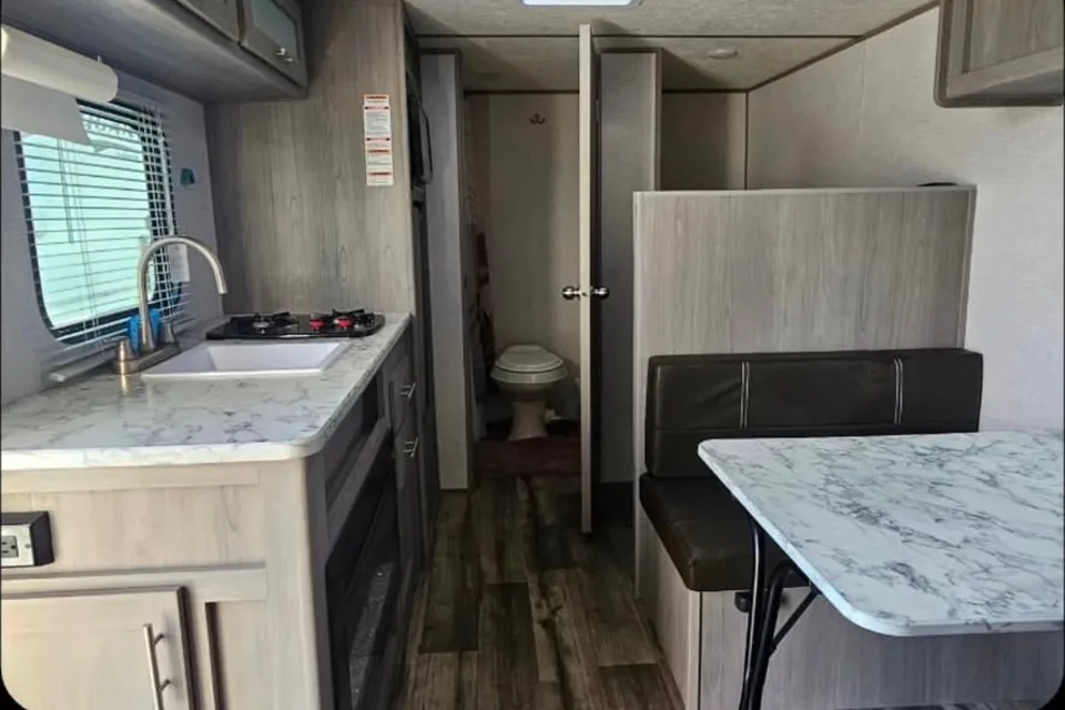 Low deposit!!! Camping gear included! Coleman Dutchmen 17b lantern Travel Trailer