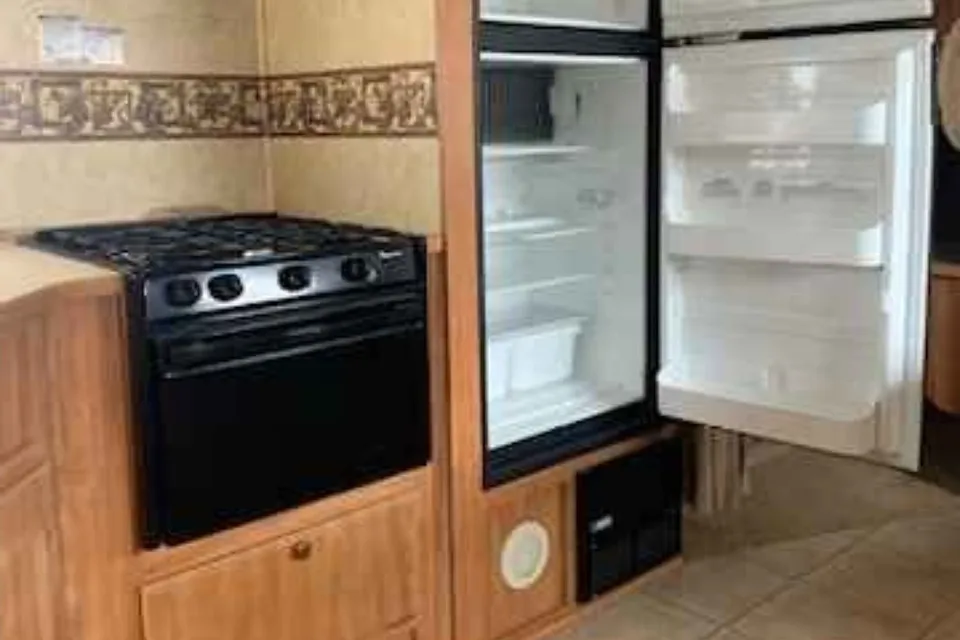 Lilly's Starcraft 77777 Travel Trailer