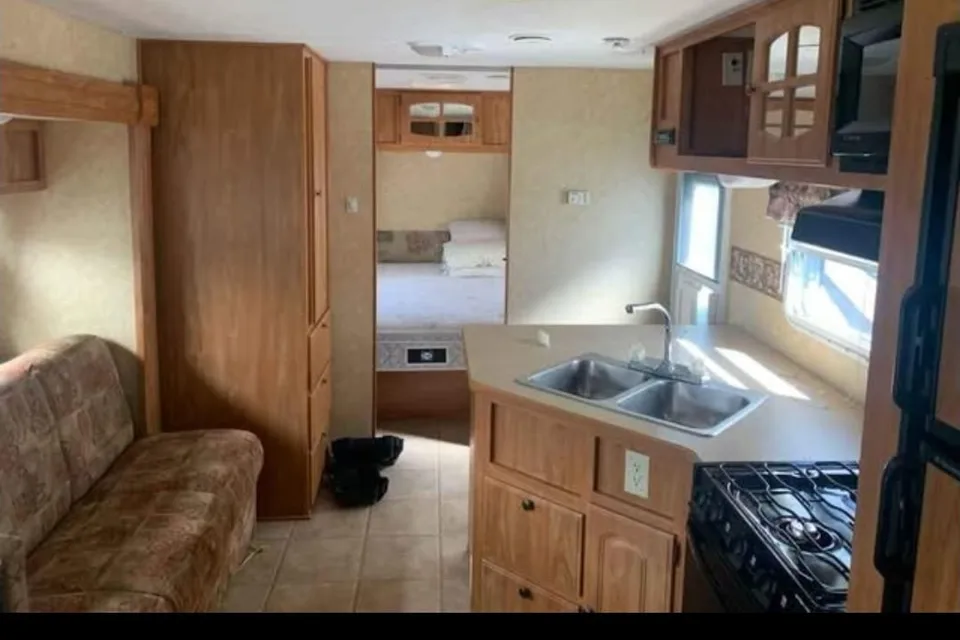 Lilly's Starcraft 77777 Travel Trailer
