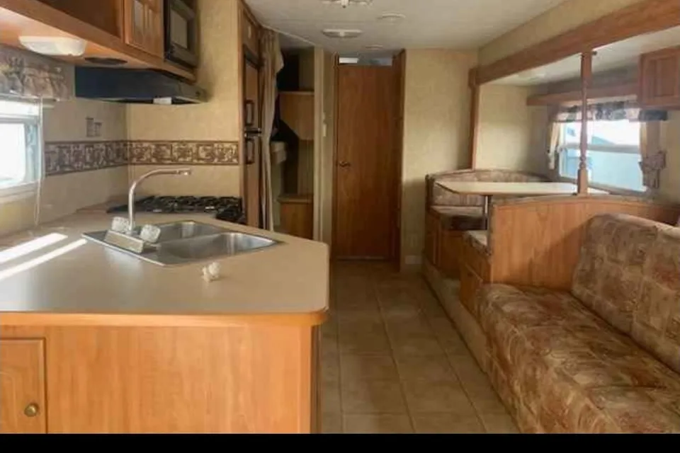 Lilly's Starcraft 77777 Travel Trailer