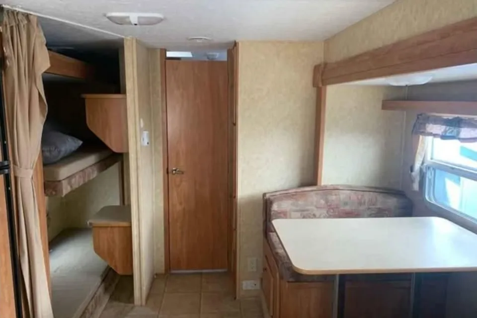 Lilly's Starcraft 77777 Travel Trailer